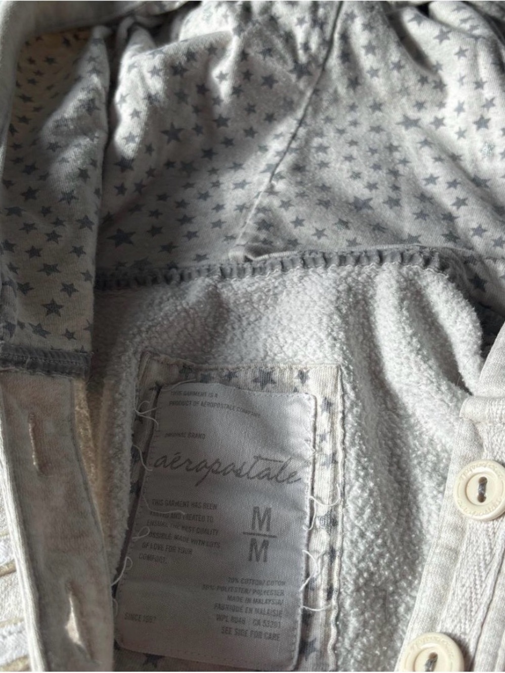 Aeropostale 2000’s sweater - Picture 2 of 2